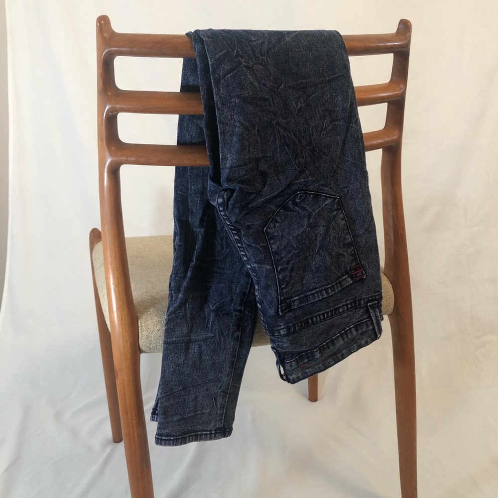 BDG Ankle Cigarette Acid Wash Skinny Jeans 27